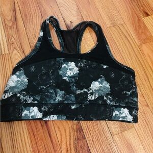 Threads 4 Thoughts grey and black sports bra size small, not padded